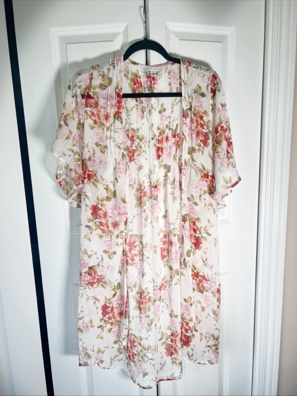 American Eagle Outfitters Cream Floral Open kimono with Pink Accents